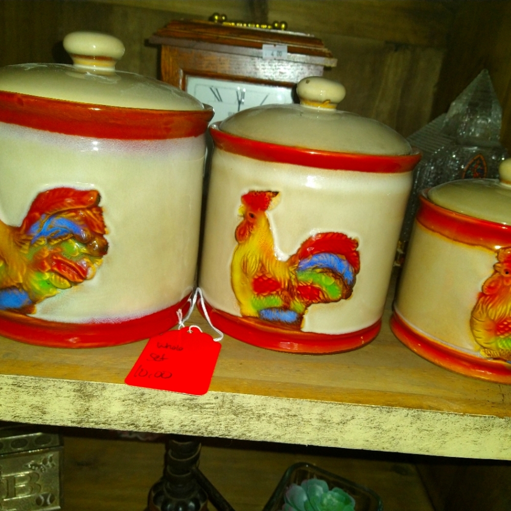 Jar sets with chickens